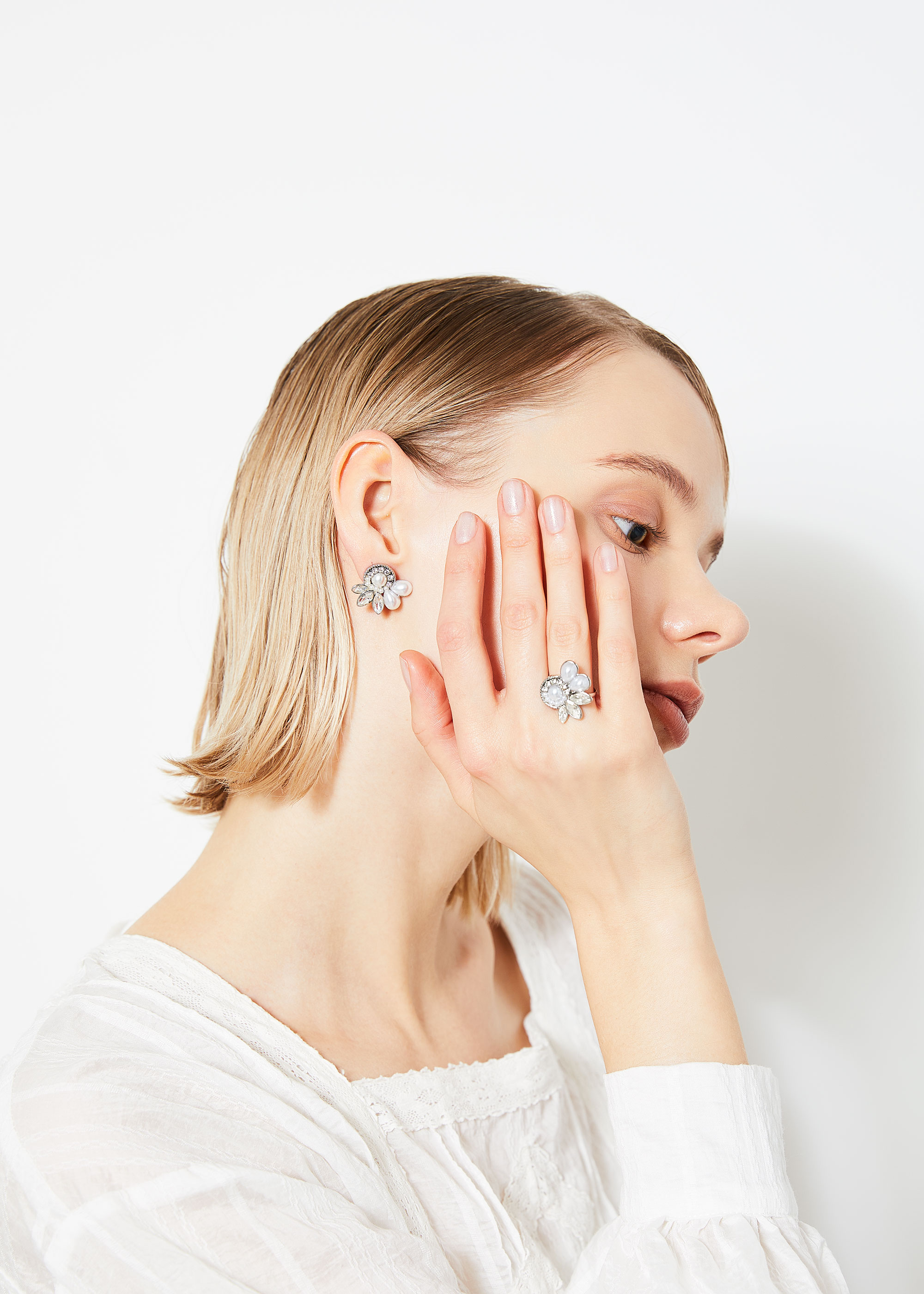 アズ・モデット