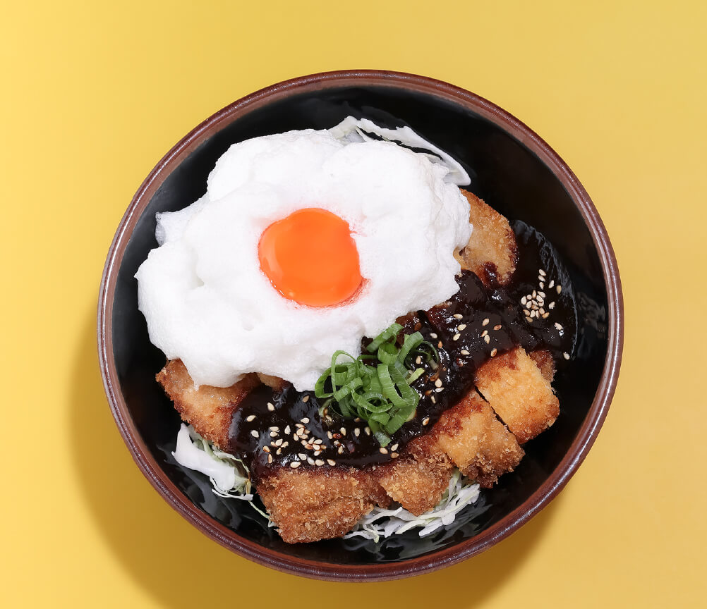 ふんわり月見みそカツ丼（上）