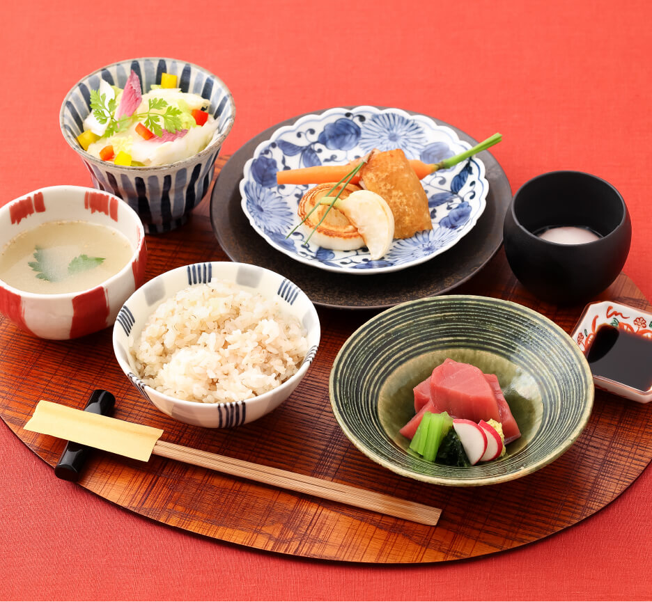 熊本産うまかハーブ鶏もも肉と冬野菜　生鮪のお造り御膳