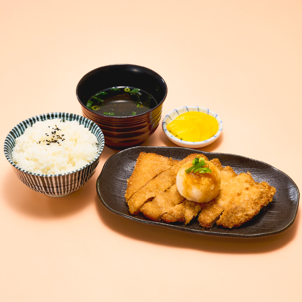 おろしカツ定食[引き]